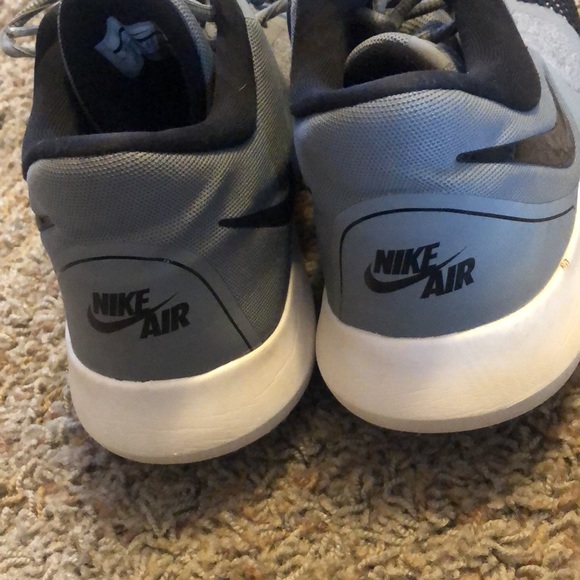 Nike air precision 2, grey base and black details, US size  8.5. - Picture 3 of 3